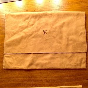 💯Authentic Louis Vuitton Dustcover(medium/small)